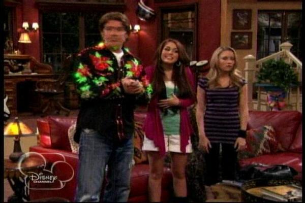 normal_140 - x For Miley s fans