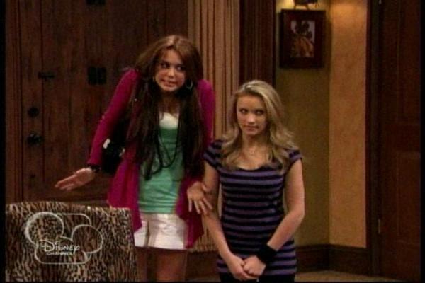 normal_143 - x For Miley s fans