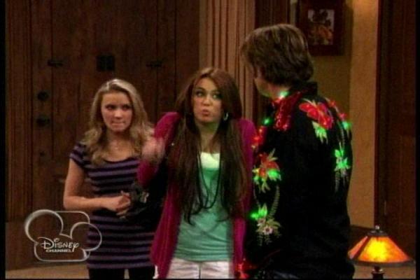 normal_145 - x For Miley s fans