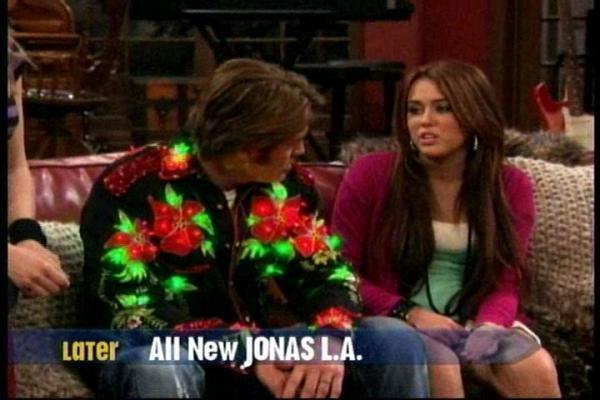 normal_155 - x For Miley s fans