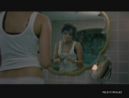 normal_000000000044 - x For Miley s fans