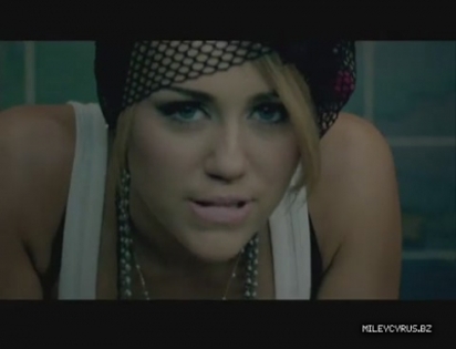 normal_000000000045 - x For Miley s fans