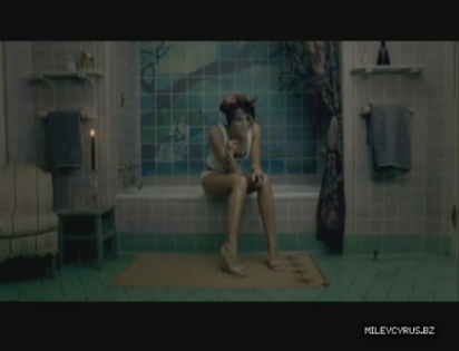 normal_000000000049 - x For Miley s fans
