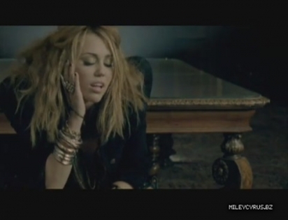 normal_000000000098 - x For Miley s fans