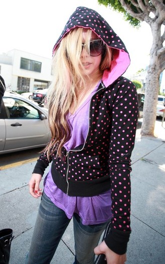 Avril+Lavigne+Out+Hollywood+N8n5ABOA9ynl - Avril lavigne out and about in hollywood