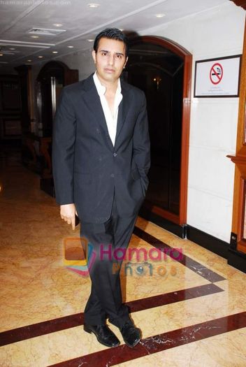 normal_Sanjeet Bedi at Colors channel press meet in Taj Land_s End on 2nd December 2008(4)