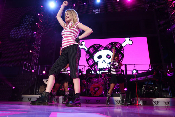 Premiere+Nokia+Productions+Spike+Lee+Collaboration+Ab2s1DjHXckl - Avril - Lavigne - 2008 - concert - in - torronto