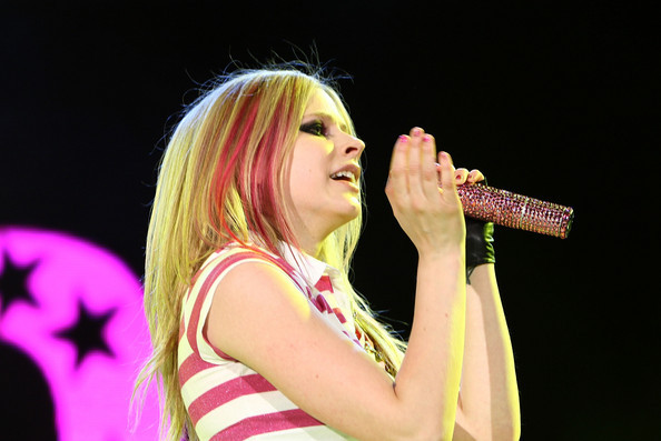 Premiere+Nokia+Productions+Spike+Lee+Collaboration+mDFsGAhoI8Rl - Avril - Lavigne - 2008 - concert - in - torronto