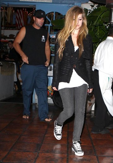 Avril+Lavigne+Avril+Lavigne+Brody+Jenner+Out+ufUe9UusRfJl - Avril Lavigne And Brody Jenner Out For Dinner In Malibu