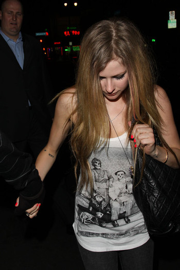 Avril+Lavigne+Brody+Jenner+Avril+Lavigne+West+sWepJoxARK2l - Avril Lavigne And Brody Jenner Out For Dinner In Malibu