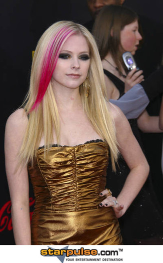 Avril Lavigne-CSH-032910 - At Music Awards