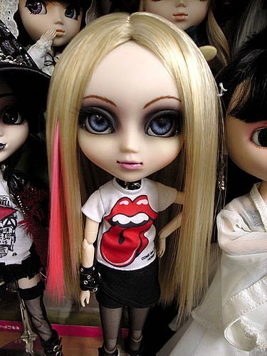 g - Avril Lavigne Doll