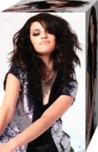 selena (28)