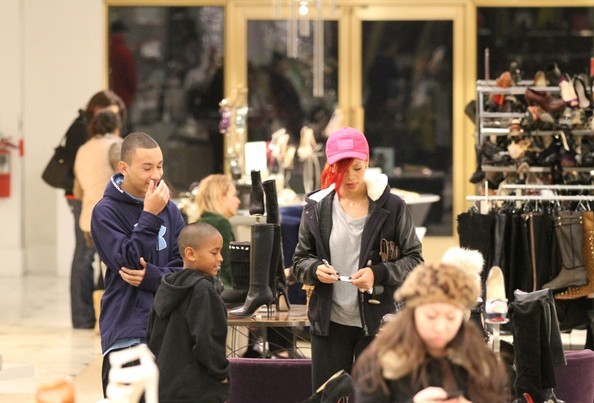 Rihanna+Rihanna+Shops+Barneys+KMMW7ZAFNvIl - Rihanna Shops at Barneys