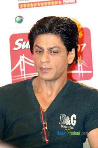 Shahrukh_Khan_1256736364_1