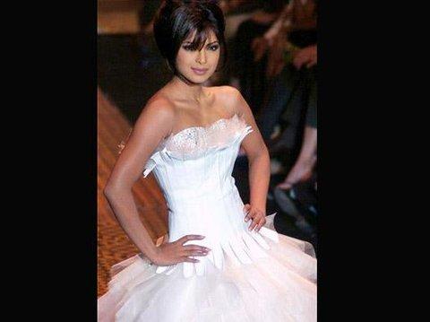 Priyanka_Chopra_1249076360_1