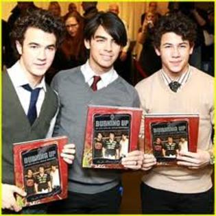 Jonas Brothers - Jonas Brothers