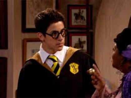 Magicienii din Waverly Place Magicienii din Waverly Place
