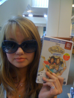 c18d37e21d0d47229672dae2cd7a83ae_Large - Debby Ryan