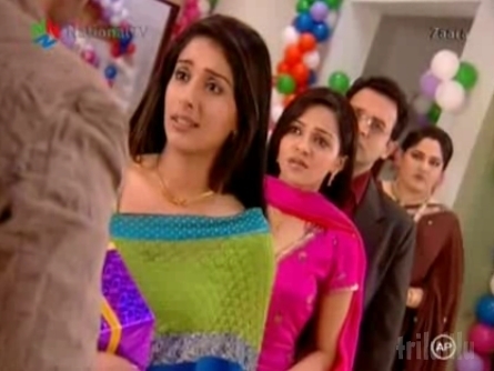 25353930_RCVTQVUMB - Zaara pyaar ki saugat