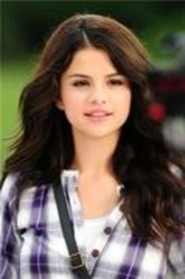 selena (152)