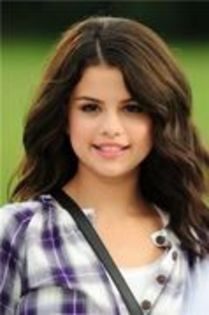 selena (153)