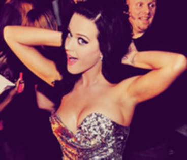 29679130_KPZSMZDXA - katy perry