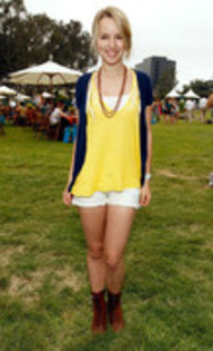 28978993_DCRQPEBRU - Bridgit Mendler