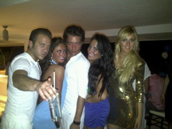 3 - Anahi de Revelion