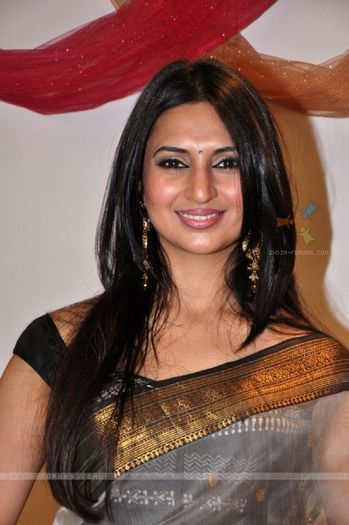 Divyanka Tripathi at Times Shagun exhibition in J W Marriott on 21st Jan 2011 (13) - divyanka tripathi 2011