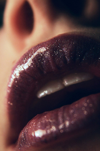 watching_plums_rot_by_misstrashypants - inimioare si buze