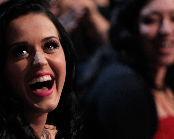 Katy+Perry+2011+People+Choice+Awards+Backstage+iYKVyZ2e4L3l - for katyperryclub