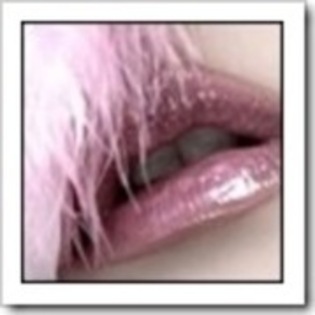 9995230_EEELBGKZG - inimioare si buze