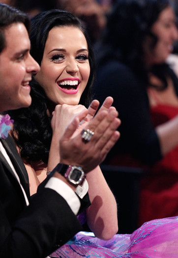 Katy+Perry+2011+People+Choice+Awards+Backstage+XRvNwIoYC9al - 2011 People s Choice Awards - Backstage And Audience