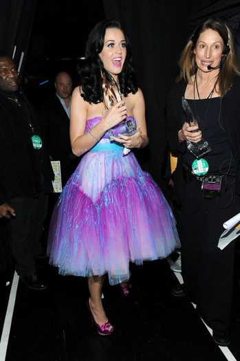 Katy+Perry+2011+People+Choice+Awards+Backstage+y4y7ohf-w3Zl - 2011 People s Choice Awards - Backstage And Audience