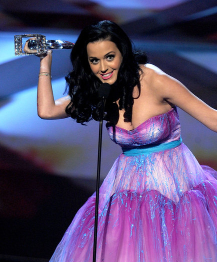 Katy+Perry+2011+People+Choice+Awards+Show+wNYWWUau2c2l - 2011 People s Choice Awards - Show