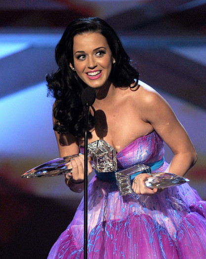 Katy+Perry+2011+People+Choice+Awards+Show+XhxrMc33mbpl - 2011 People s Choice Awards - Show