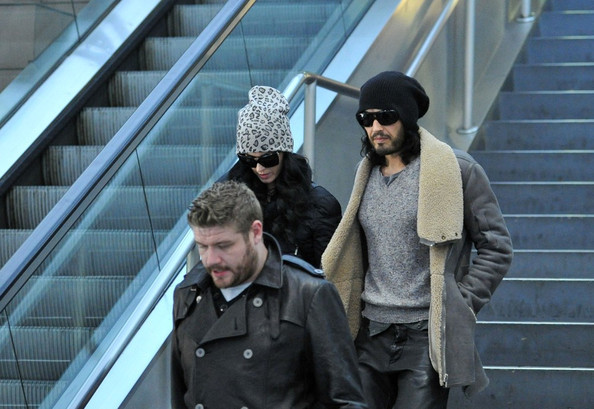 Katy+Perry+Russell+Brand+Katy+Perry+LAX+bTLiOo2tuxgl - Russell Brand and Katy Perry at LAX
