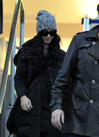Katy+Perry+Russell+Brand+Katy+Perry+LAX+DW0PCdPf8dVl - Russell Brand and Katy Perry at LAX