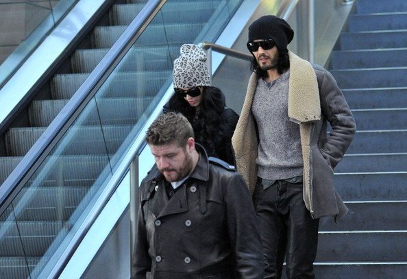 Katy+Perry+Russell+Brand+Katy+Perry+LAX+TZvT0IXqqbMl - Russell Brand and Katy Perry at LAX