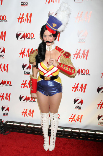 Katy+Perry+Z100+Jingle+Ball+2010+Presented+oRxhYaKd6VTl