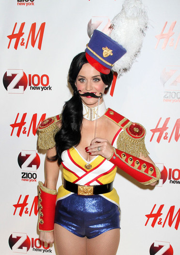 Katy+Perry+Z100+Jingle+Ball+2010+Presented+Ue724JaUeeVl