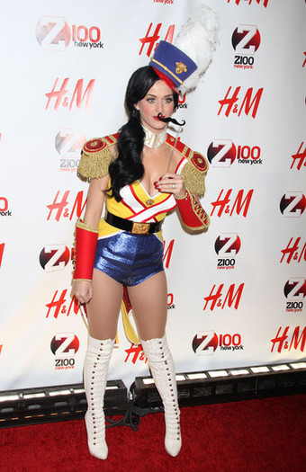 Katy+Perry+Z100+Jingle+Ball+2010+Presented+vBTx3Z-Ue5Rl