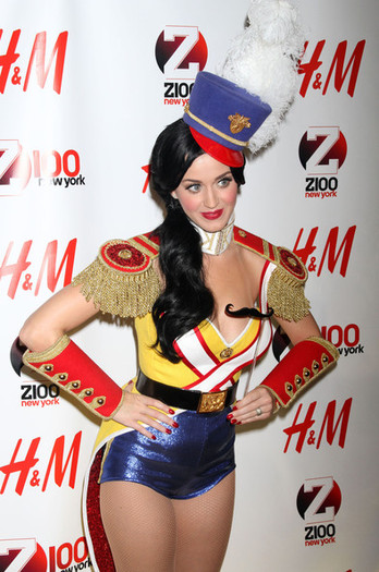 Katy+Perry+Z100+Jingle+Ball+2010+Presented+x7lUhRZlLtxl - Z100 s Jingle Ball 2010 Presented By H and M