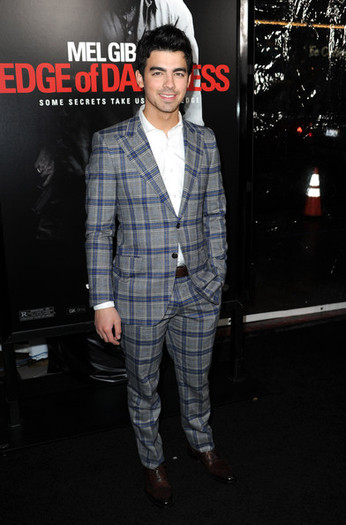 Premiere+Warner+Bros+Edge+Darkness+Arrivals+xyAMFhSL5I-l