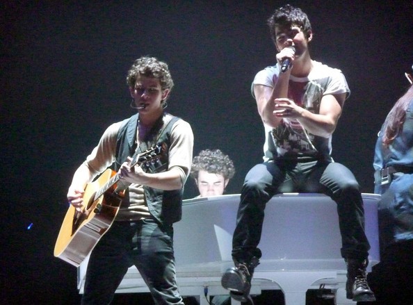 Jonas+Brothers+perform+their+show+Wembley+d97R8DSIJttl - The Jonas Brothers Perform at Wembley Arena