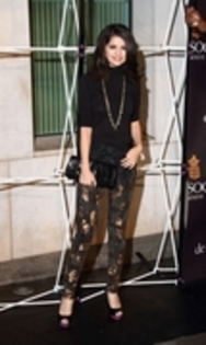 selena (6)