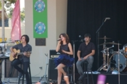 selena (49)