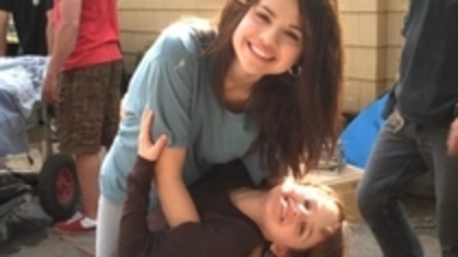 selena (100)