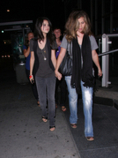 selena (119)